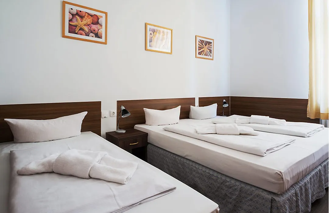 Queens Park Hotel-1